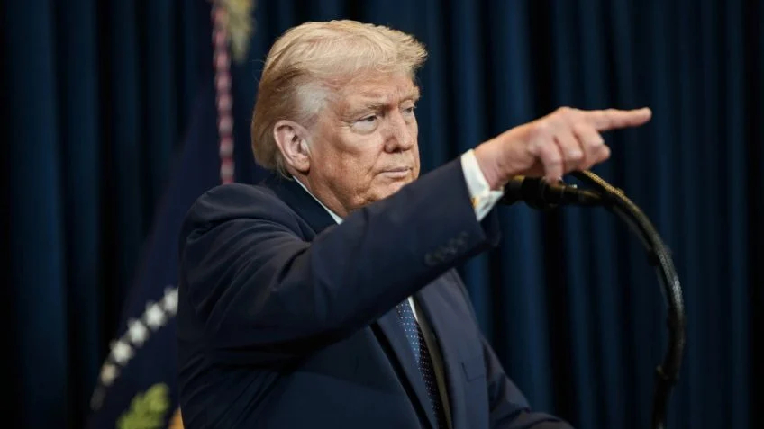 Китай взломал данные 220 миллионов американцев, заявил Трамп
