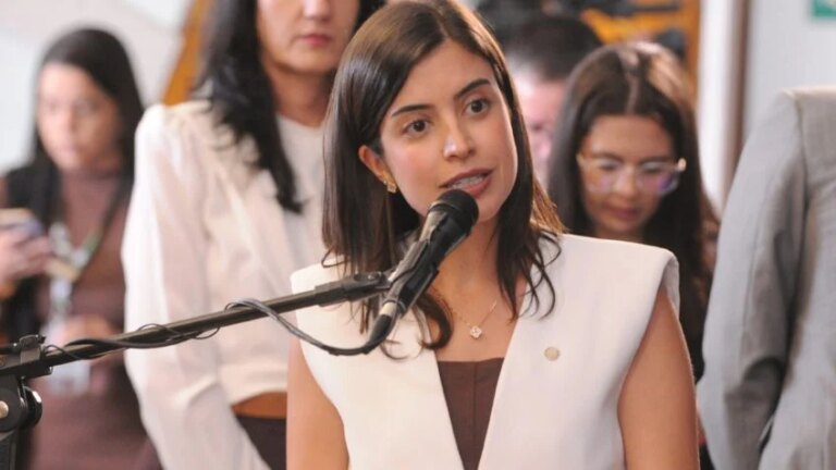 A deputada federal Tabata Amaral