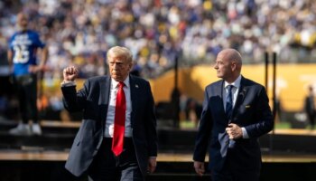 Трамп вручит трофей на финале чемпионата мира в это воскресенье.