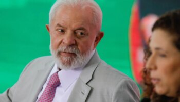 В правительстве Лулы за год стало на 4255 сотрудников меньше