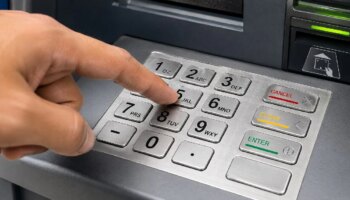 Банкоматы вскоре смогут выдавать карты RuPay мгновенно, что сократит количество посещений отделений и ожидание доставки; проверить детали