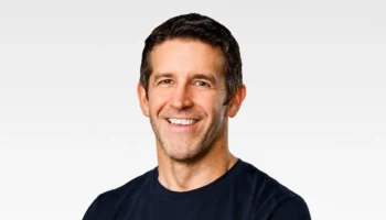 Джон Тернус приближается к важной вехе перед мероприятием Apple 9 сентября