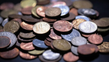 Инвестиции растут с 8,1% до падения на 0,2% за 1 год.