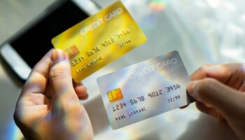 Расходы по кредитным картам упали на 5,9% в сентябре до 2,04 крор фунтов стерлингов, что стало первым годовым снижением с февраля 2021 года.