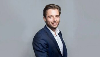 Эта фирма сократила штат сотрудников с 1000 до 120 за три года. Генеральный директор раскрывает, кто лучше подготовлен к тому, чтобы пережить натиск искусственного интеллекта
